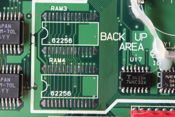 Circuito de la memoria en la Neo-Geo MV1FZS con los chips de RAM 62256 desoldados